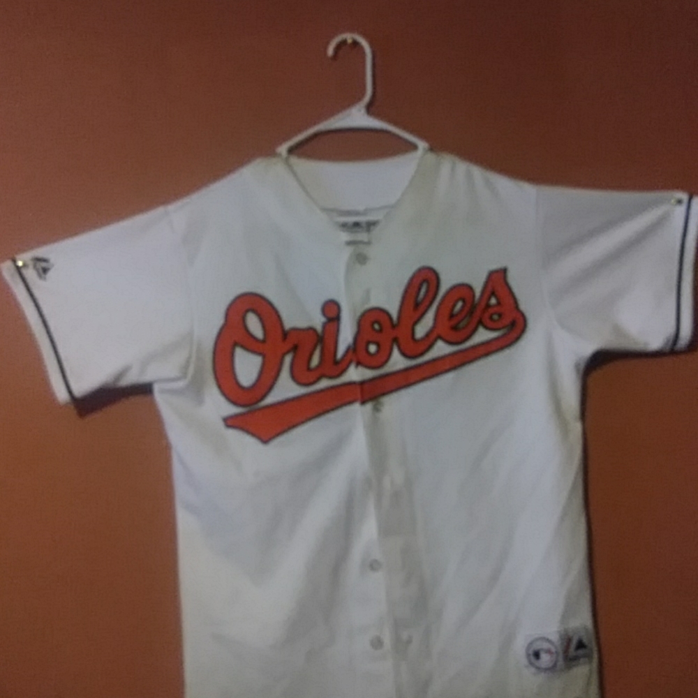 Baseball Jersey size medium. Baltimore orioles jer